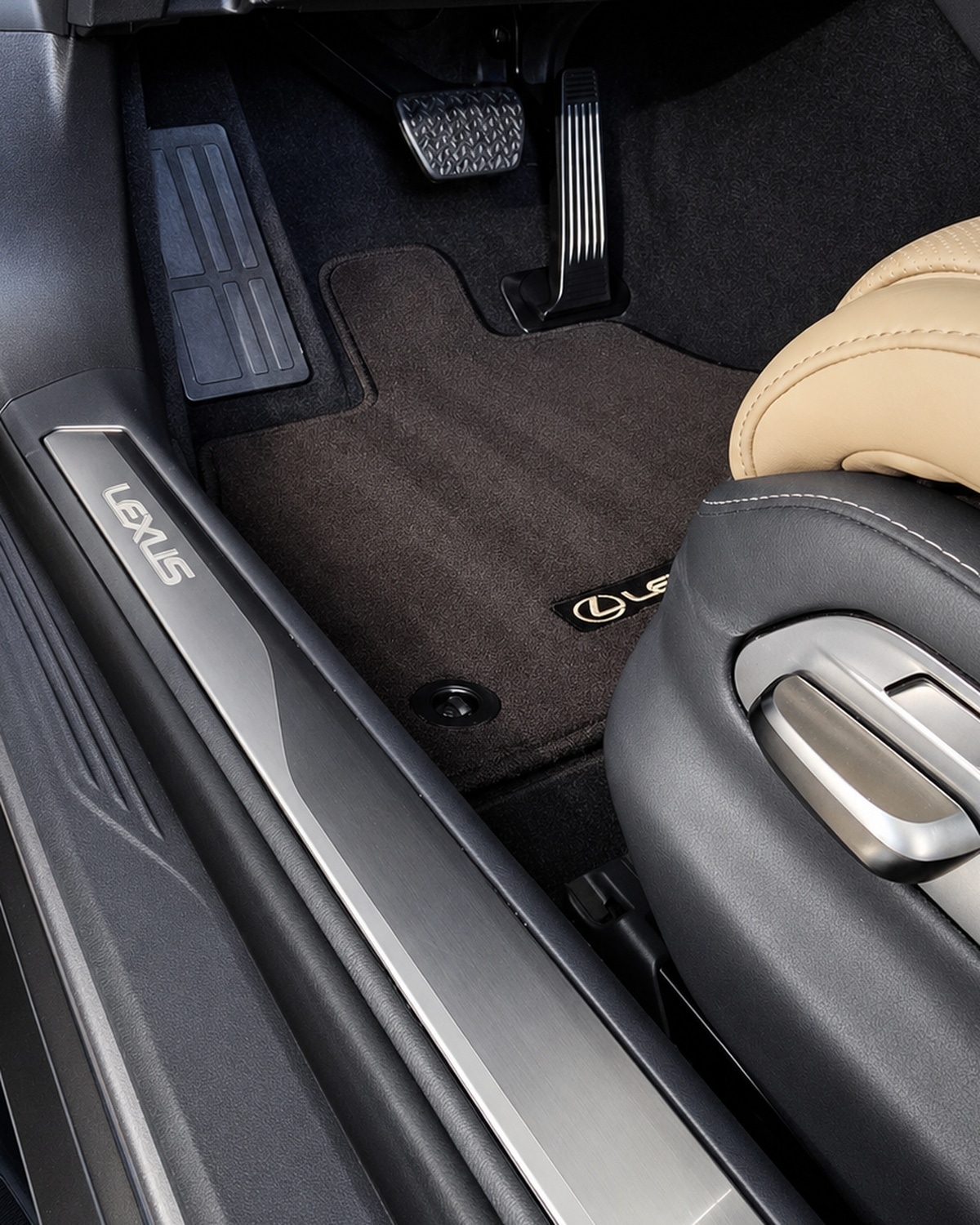 Lexus driver-side carpet after detailing